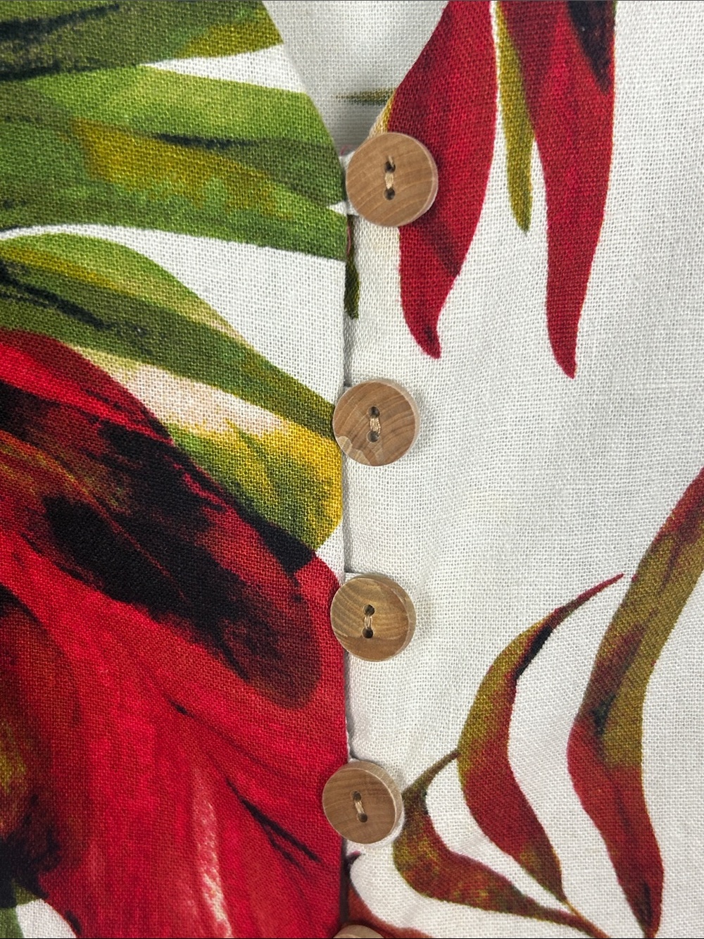 Madison d’ Amelie Button-Front Tie Blouse with Tropical Print Size Large - Picture 5 of 8